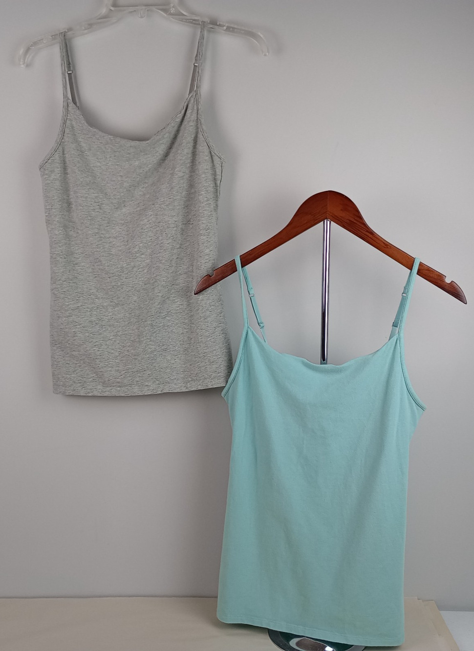Lot of 2 Oscar De La Renta Womens L Gray Light‎ Blue Spaghetti Strap Tank Tops
